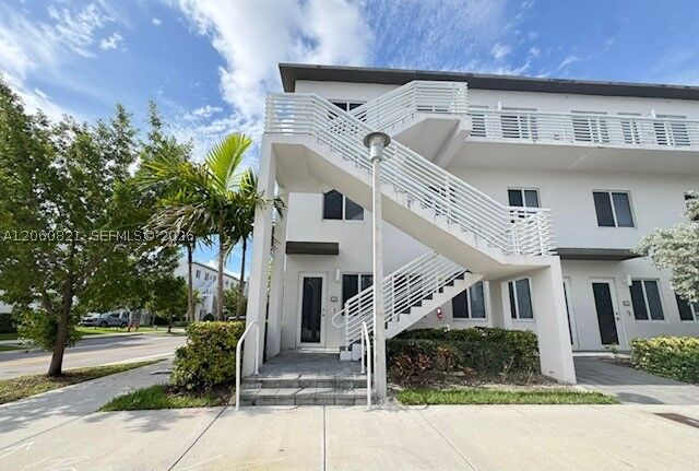 Property Photo:  10270 NW 66th St 101  FL 33178 