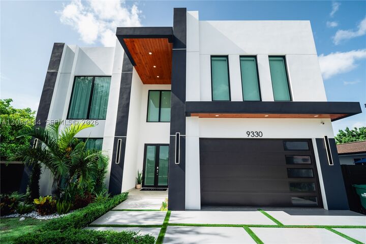 Property Photo:  9330 SW 34th St  FL 33165 