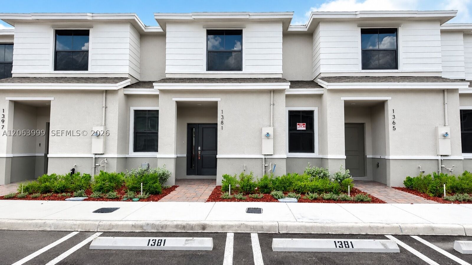 Property Photo:  1381 NE 4th Ave 1381  FL 33034 