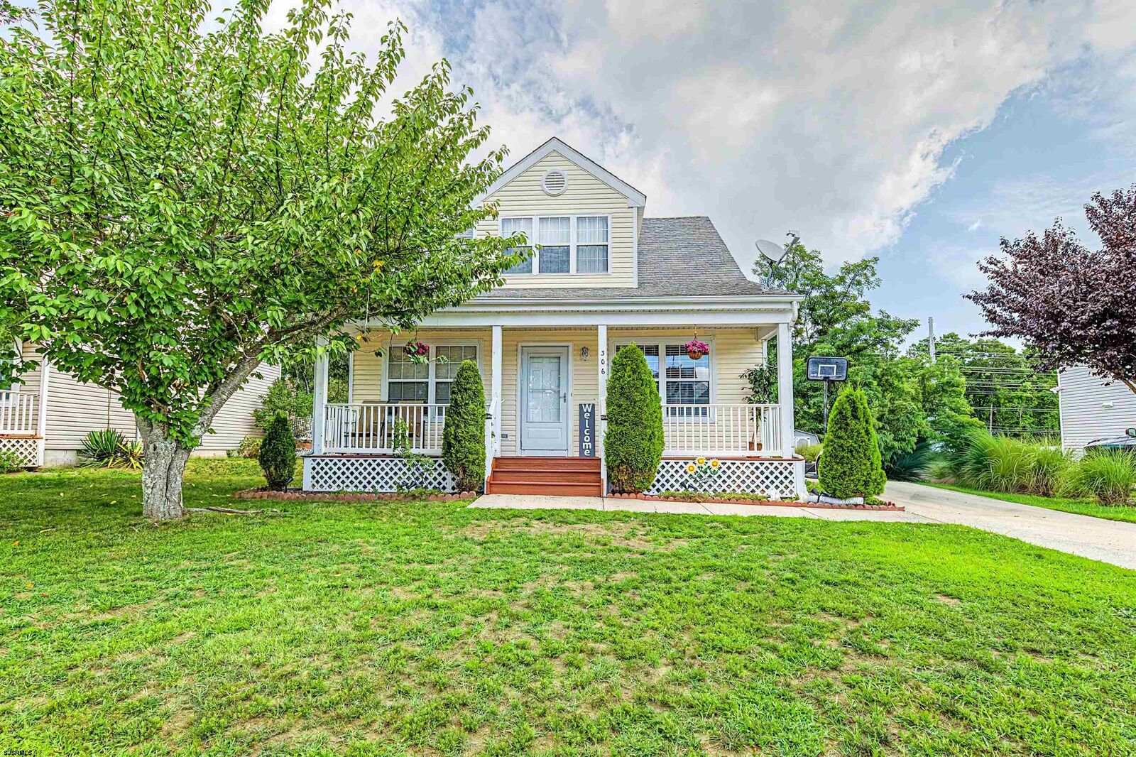 Property Photo: 306 Mallard Ct NJ 08232-1252