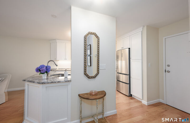 Property Photo:  49 Rose Street 208  CT 06405 