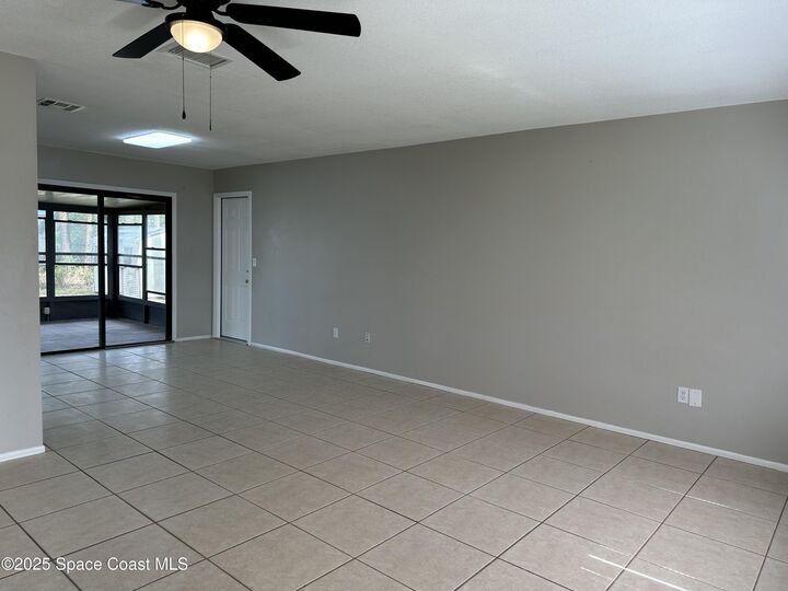 Property Photo: 511 Dinner Street NE FL 32907