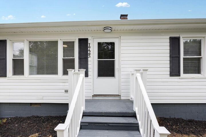 Property Photo: 1725 Gygax Avenue VA 24592