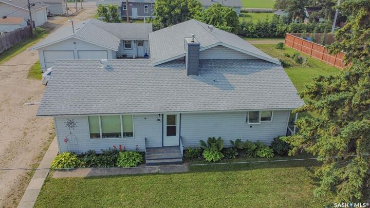 Property Photo:  101 Cairns Avenue W  SK S0E 1A0 