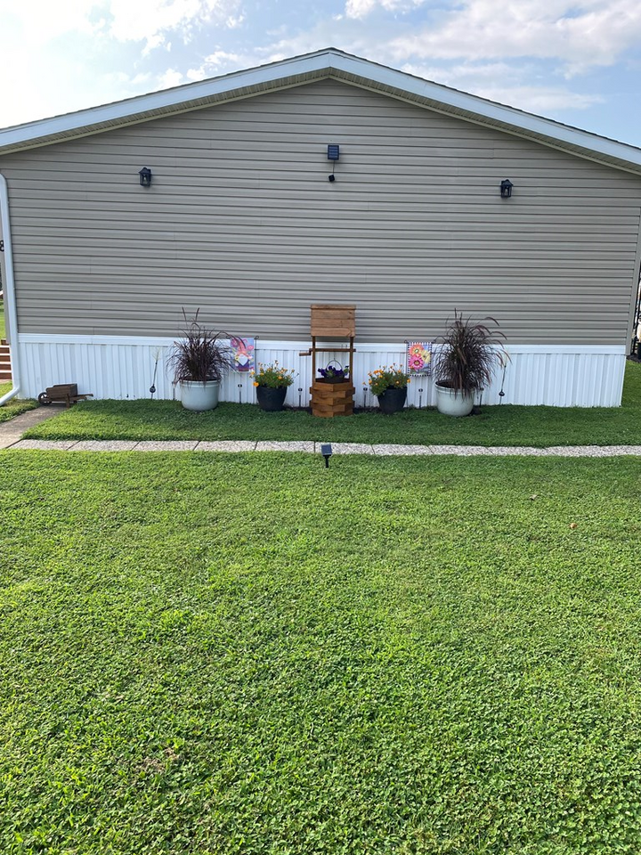 Property Photo: 8 Mohican Circle OH 45601
