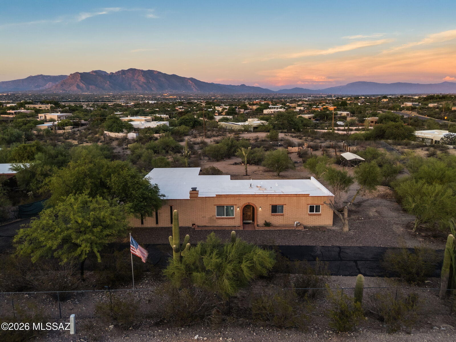 Property Photo:  4822 N Camino De La Codorniz  AZ 85745 