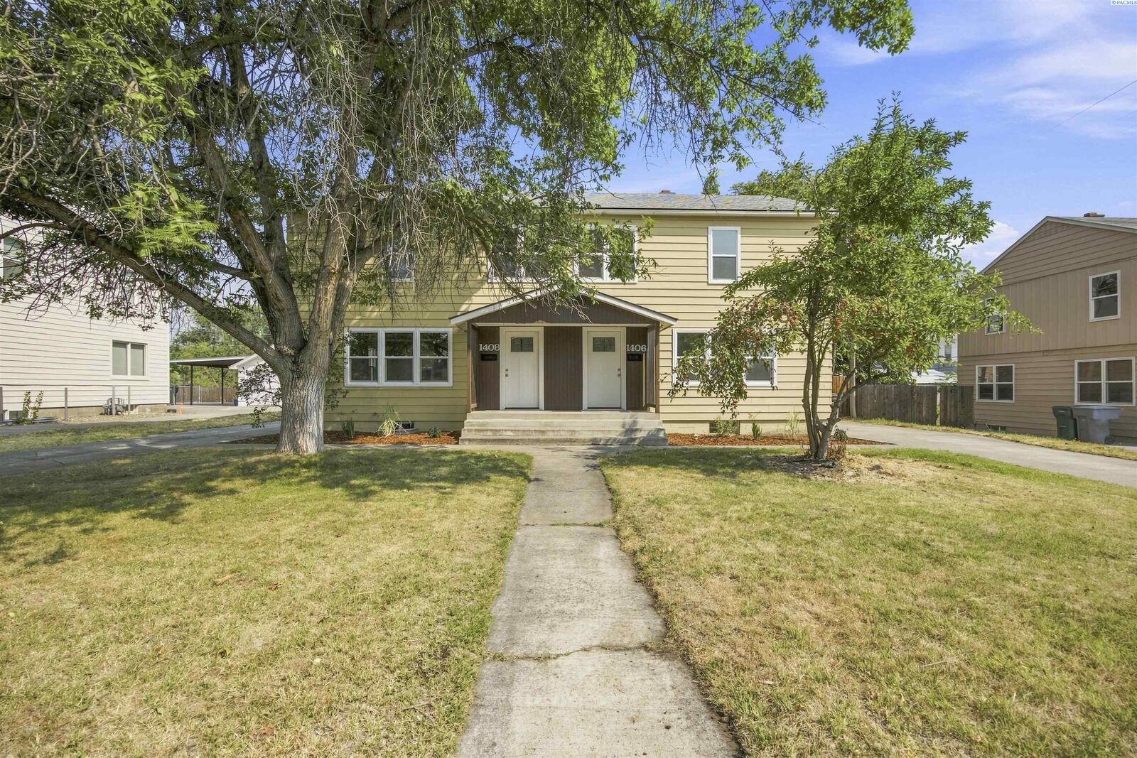 Property Photo: 1406/1408 Swift Blvd WA 99352