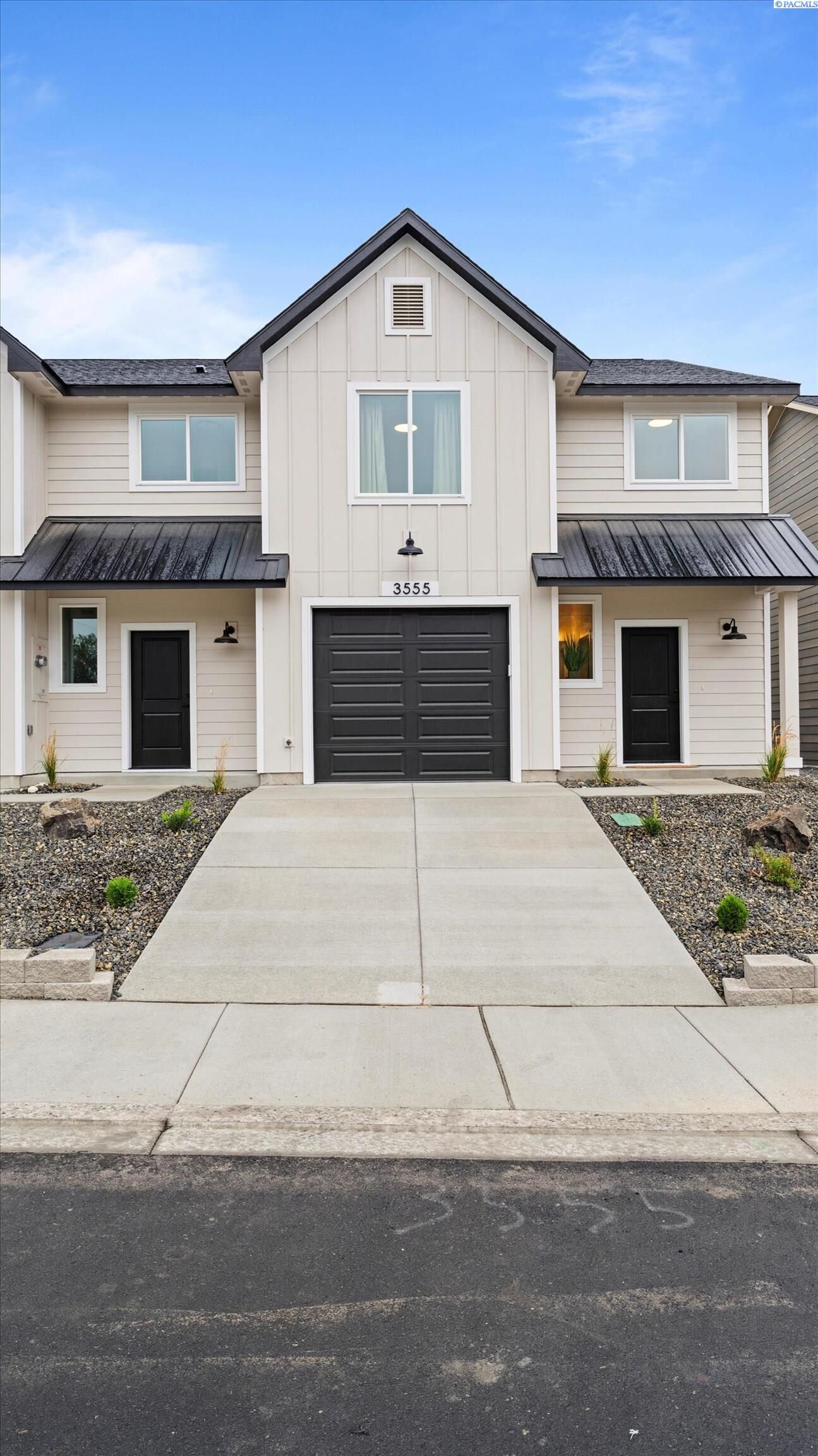 Property Photo:  3555 W 6th Place  WA 99336 