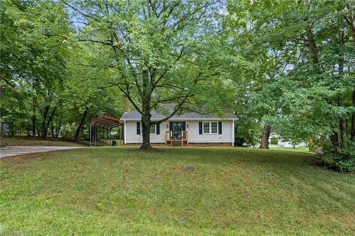 Property Photo: 1500 Pebblebrook Road NC 27105