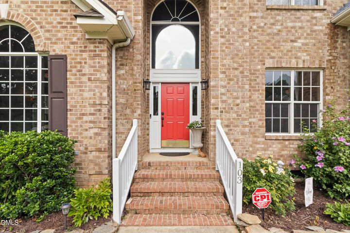 Property Photo:  103 Greygate Place  NC 27518 
