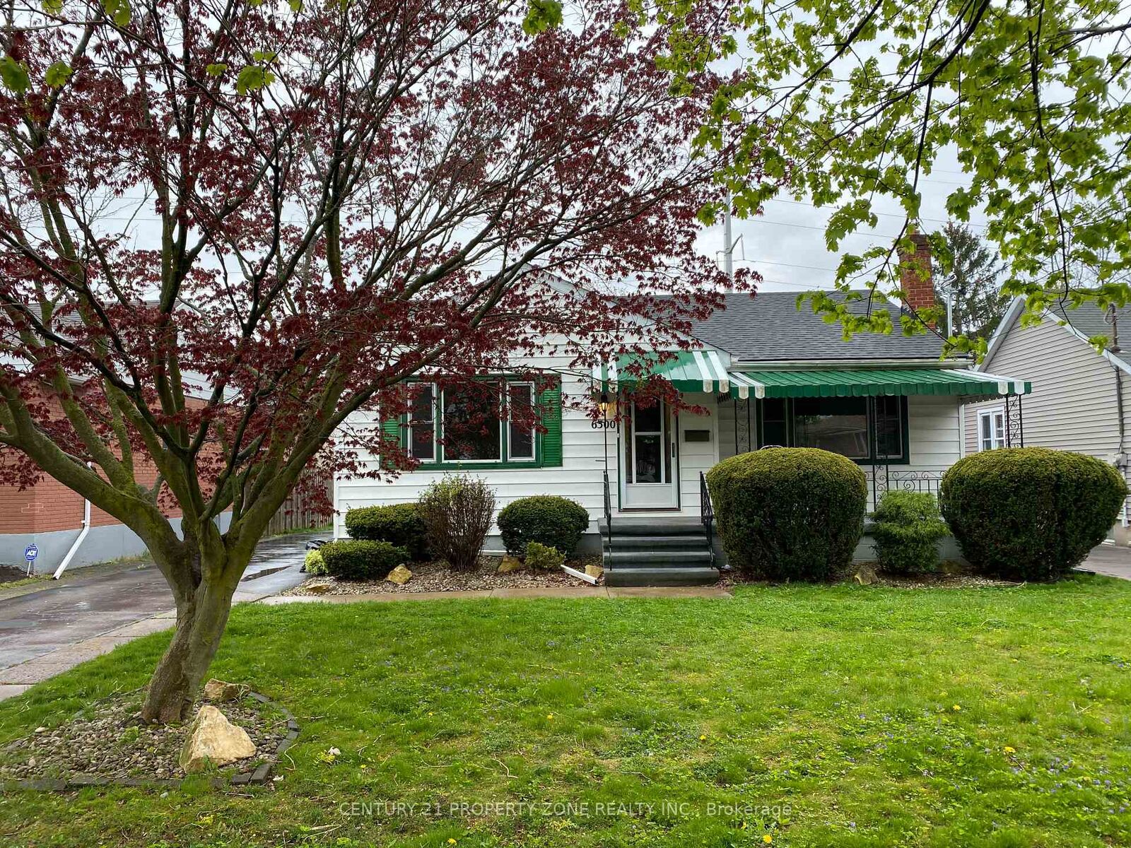Property Photo: 6300 Corwin Crescent ON L2G 2M1