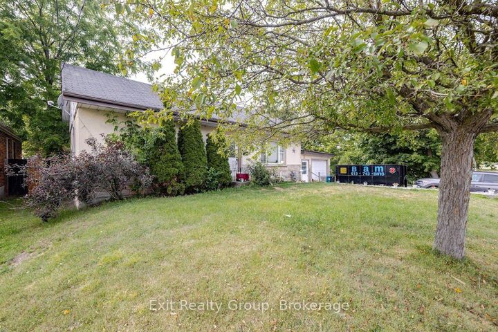 Property Photo:  52 North Park Street  ON K8P 2Y5 