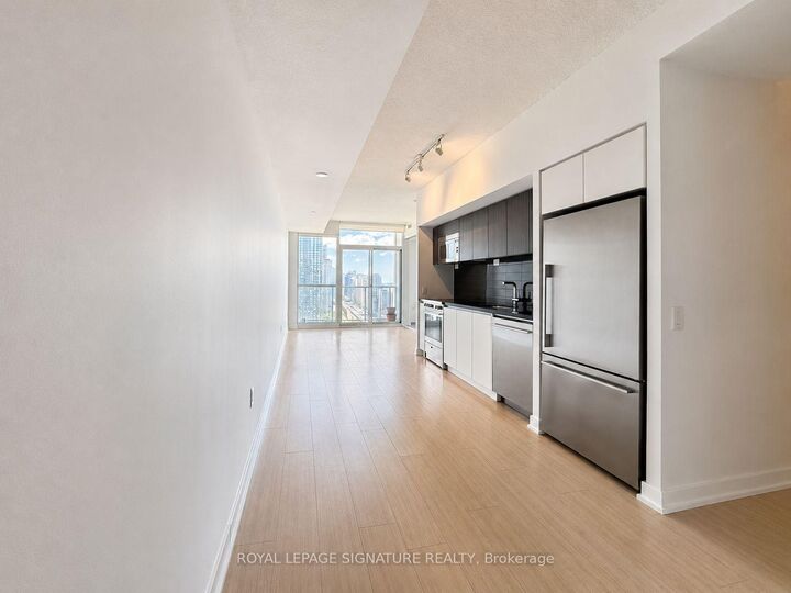 Property Photo:  75 Queens Wharf Road 3002  ON M5V 0J8 