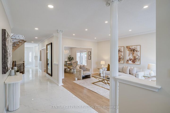 Property Photo: 118 Village Gate Drive ON L6C 1W5