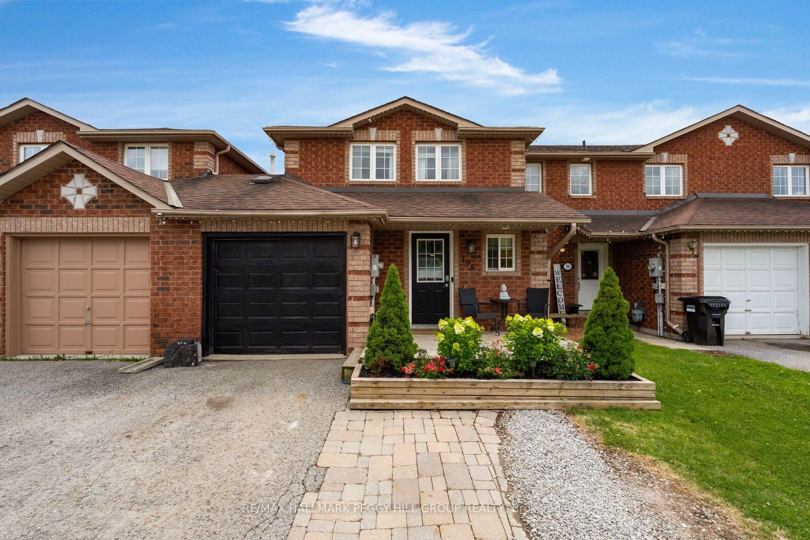 Property Photo:  195 Dunsmore Lane  ON L4M 6Z8 