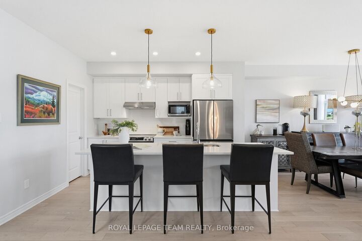 Property Photo: 715 Maverick Crescent ON K2S 2X1