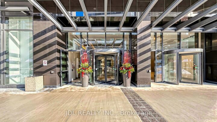 Property Photo: 4955 Yonge Street 1010 ON M2N 5N6
