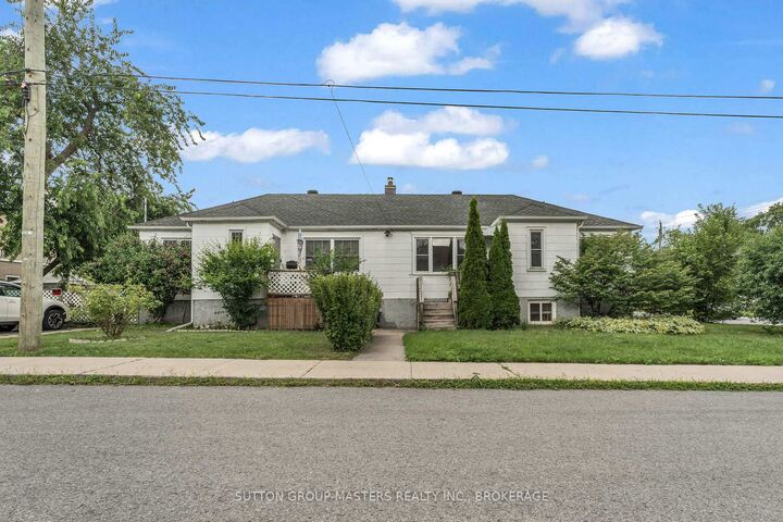 22 Westdale Avenue W — photo 1
