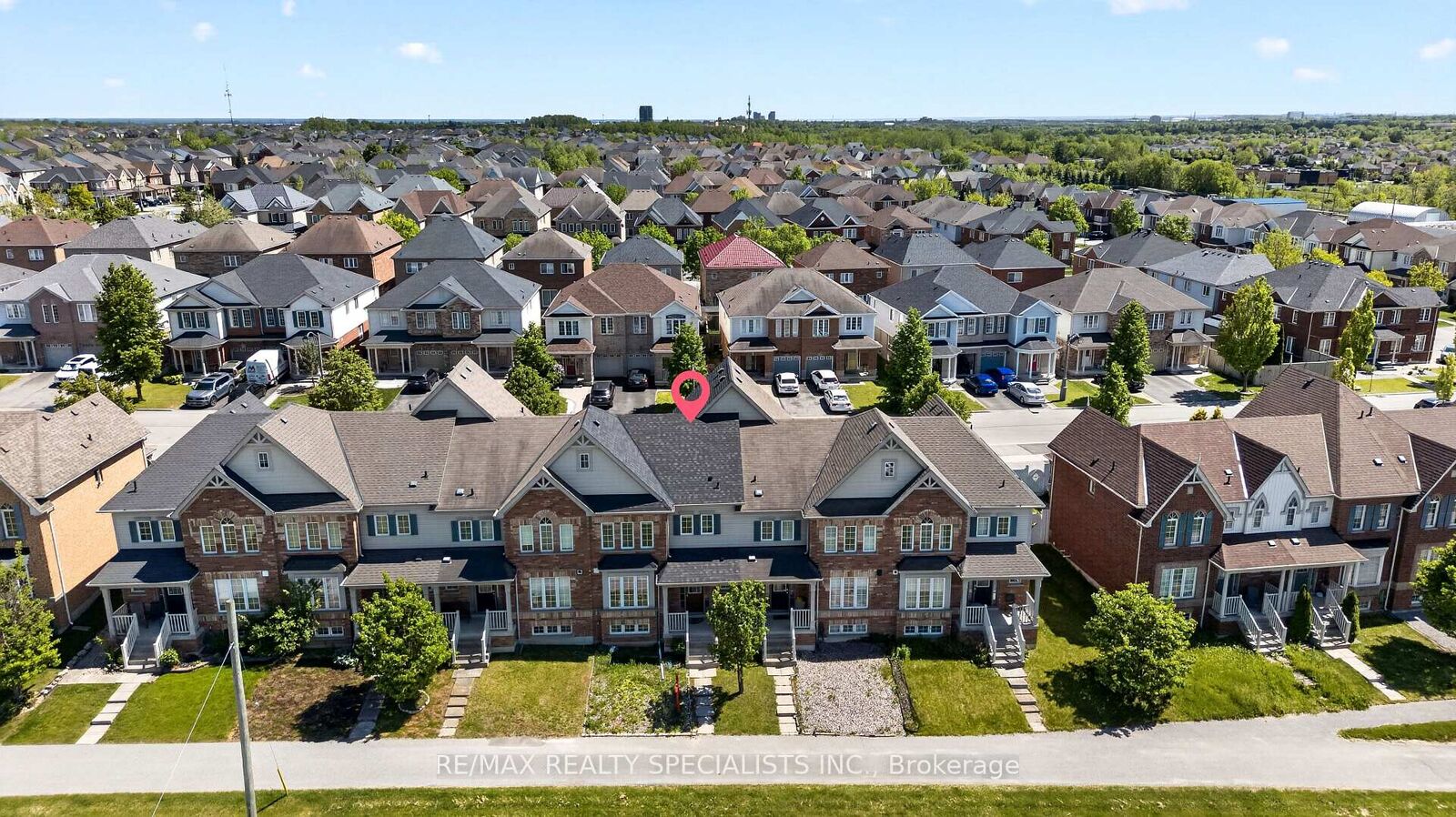Property Photo: 45 Warnford Circle ON L1T 0J7
