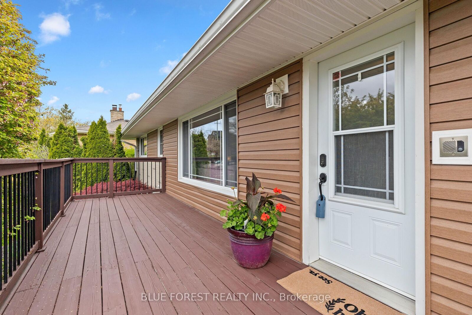 Property Photo:  436 Baseline Road E  ON N6C 2P6 
