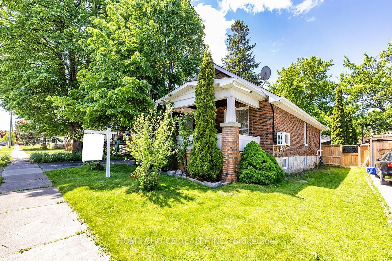 Property Photo:  140 Gladstone Avenue  ON L1J 4E7 