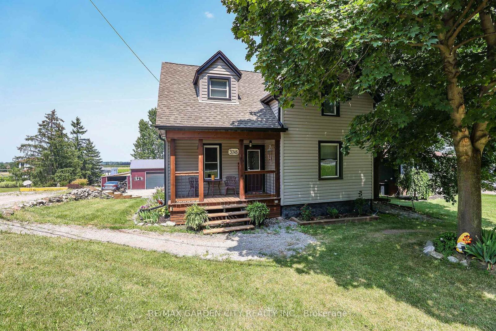 Property Photo: 3745 King Street ON L0R 2C0