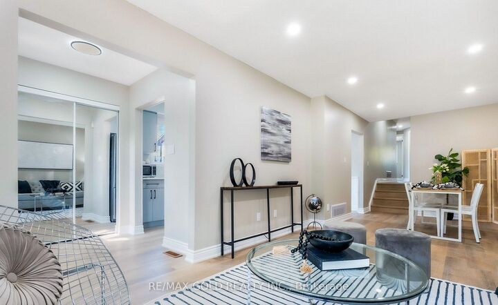Property Photo: 27 Sylvia Street ON L4M 5J2