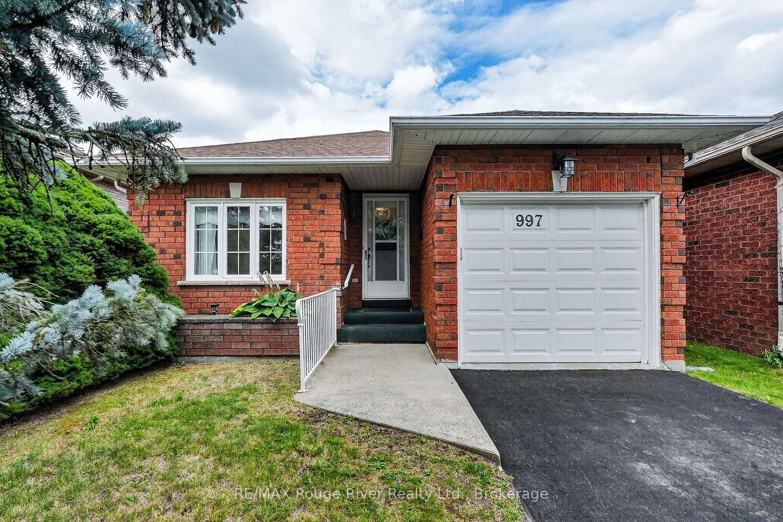 Property Photo: 997 Field Court ON K9A 5M9