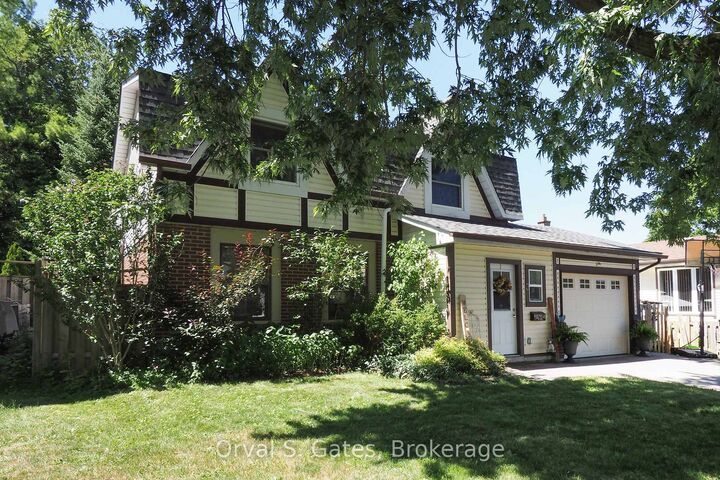 3 Queensdale Crescent — photo 1