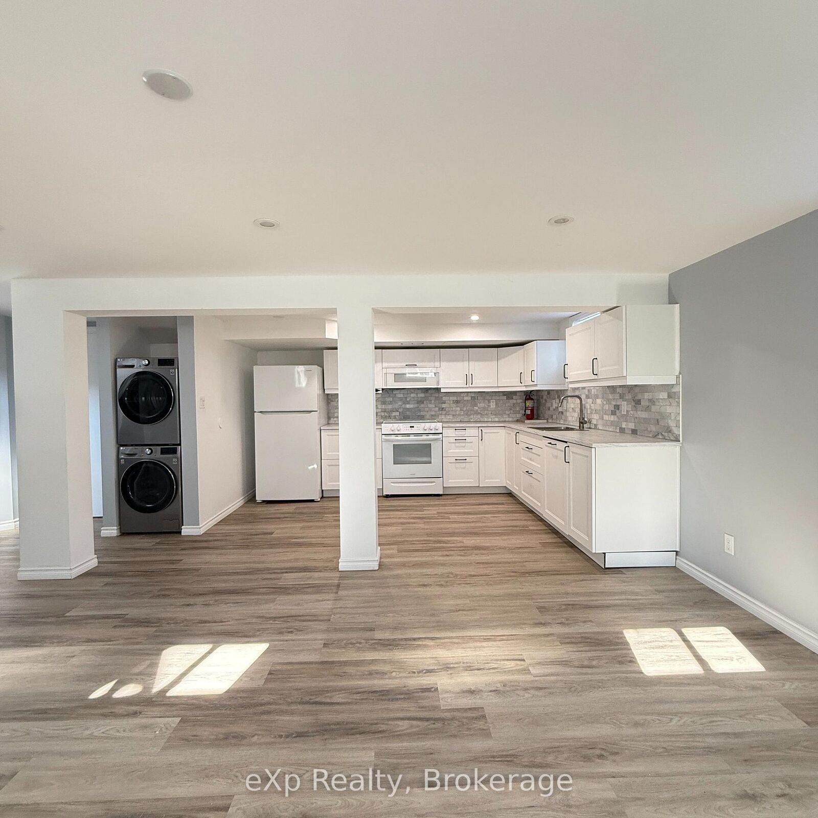 Property Photo:  16 Orchard View Drive  ON K8V 5M8 