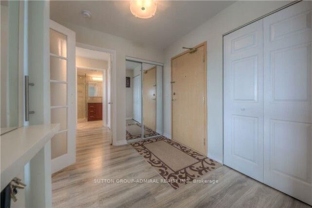 Property Photo:  7805 Bayview Avenue 813  ON L3T 4A3 