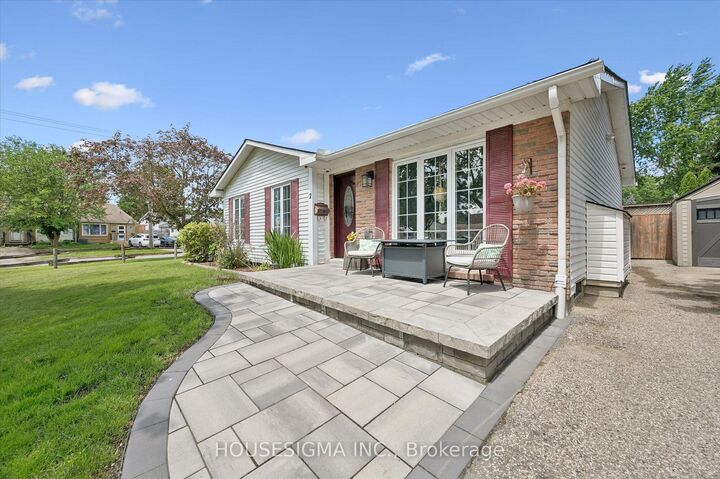 Property Photo: 2 Keewatin Avenue ON N2B 3L5
