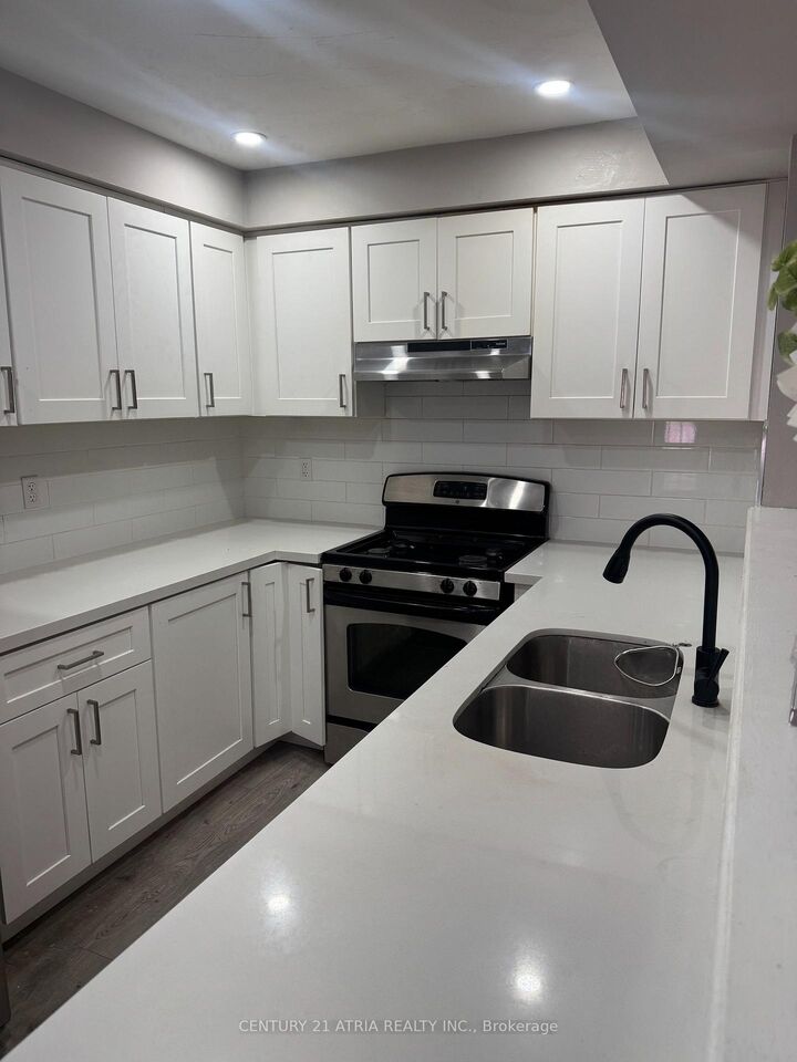 Property Photo:  482 Bur Oak Avenue  ON L6C 3A8 