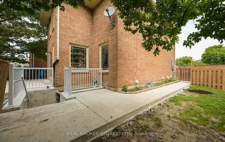 Property Photo:  20 Campkin Street  ON L6Y 3G9 