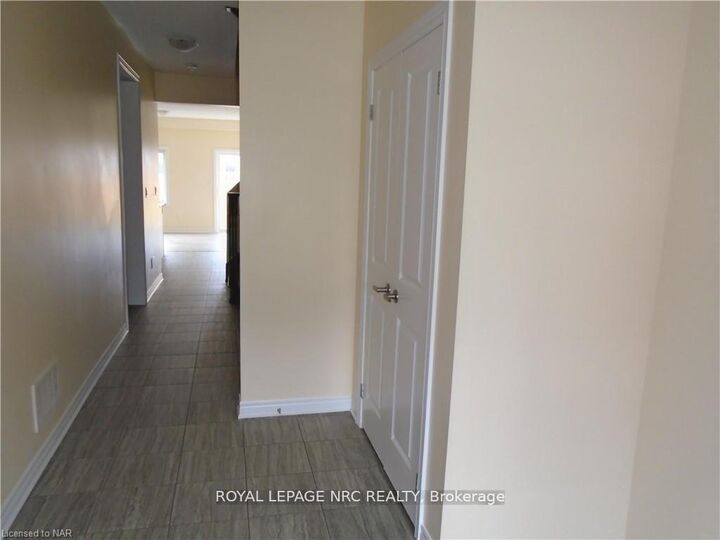 Property Photo:  37 Sparkle Drive  ON L2V 0H2 