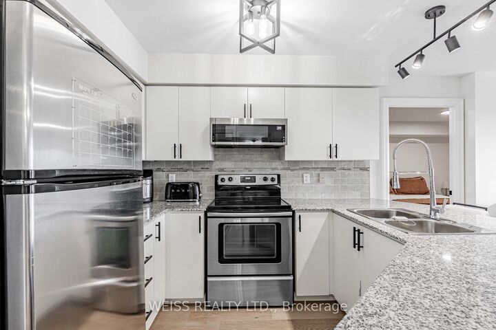 Property Photo:  872 Sheppard Avenue W 609  ON M3H 5V5 