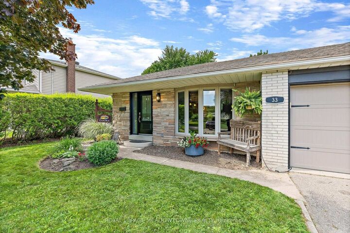 Property Photo: 33 Fagan Drive ON L7G 4P4