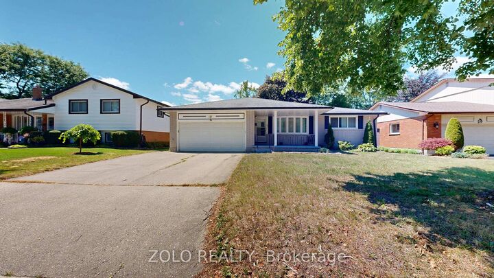 Property Photo: 31 Applewood Lane ON N6J 3P9