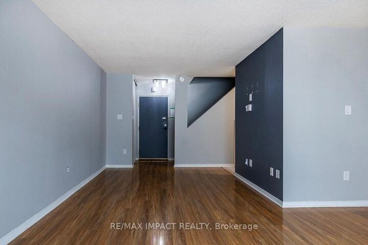 Property Photo: 454 Centre Street 108 ON L1H 4C2