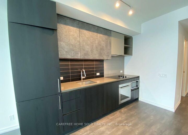 Property Photo:  7890 Jane Street 4703  ON L4K 0K9 