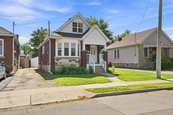 Property Photo:  156 Tragina Avenue N  ON L8H 5C8 