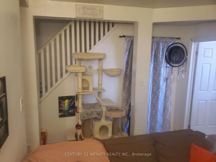 Property Photo: 134 Simcoe Street S 2 ON L1H 4G9