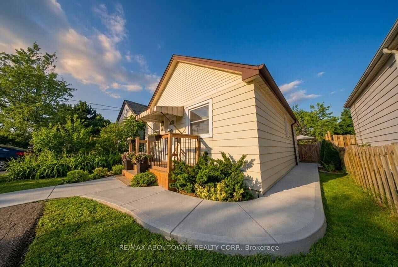 Property Photo: 435 Waverly Street ON L8H 6R5