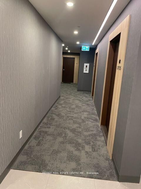 Property Photo:  60 Frederick Street 1711  ON N2H 0C7 