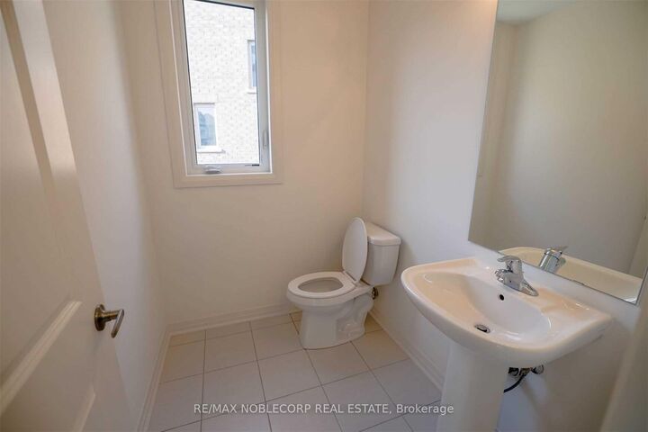 Property Photo:  137 Casserley Crescent  ON L0G 1W0 