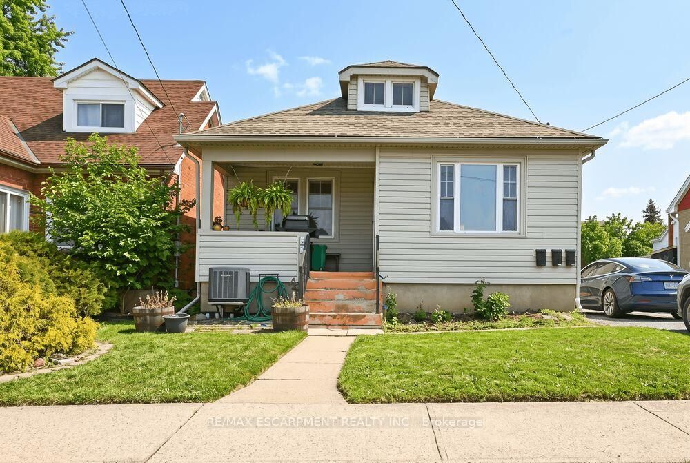 Property Photo: 66 Queen Street S Front ON L2V 3N5