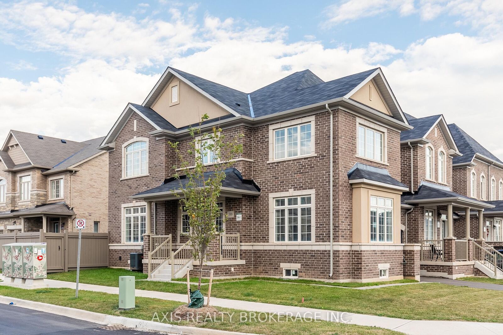 Property Photo: 388 Grindstone Trail ON L6H 0S1
