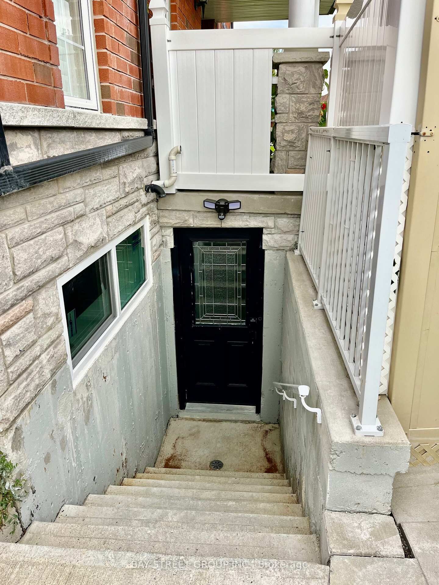 Property Photo:  5 King William Crescent Bsmt  ON L4B 4S6 