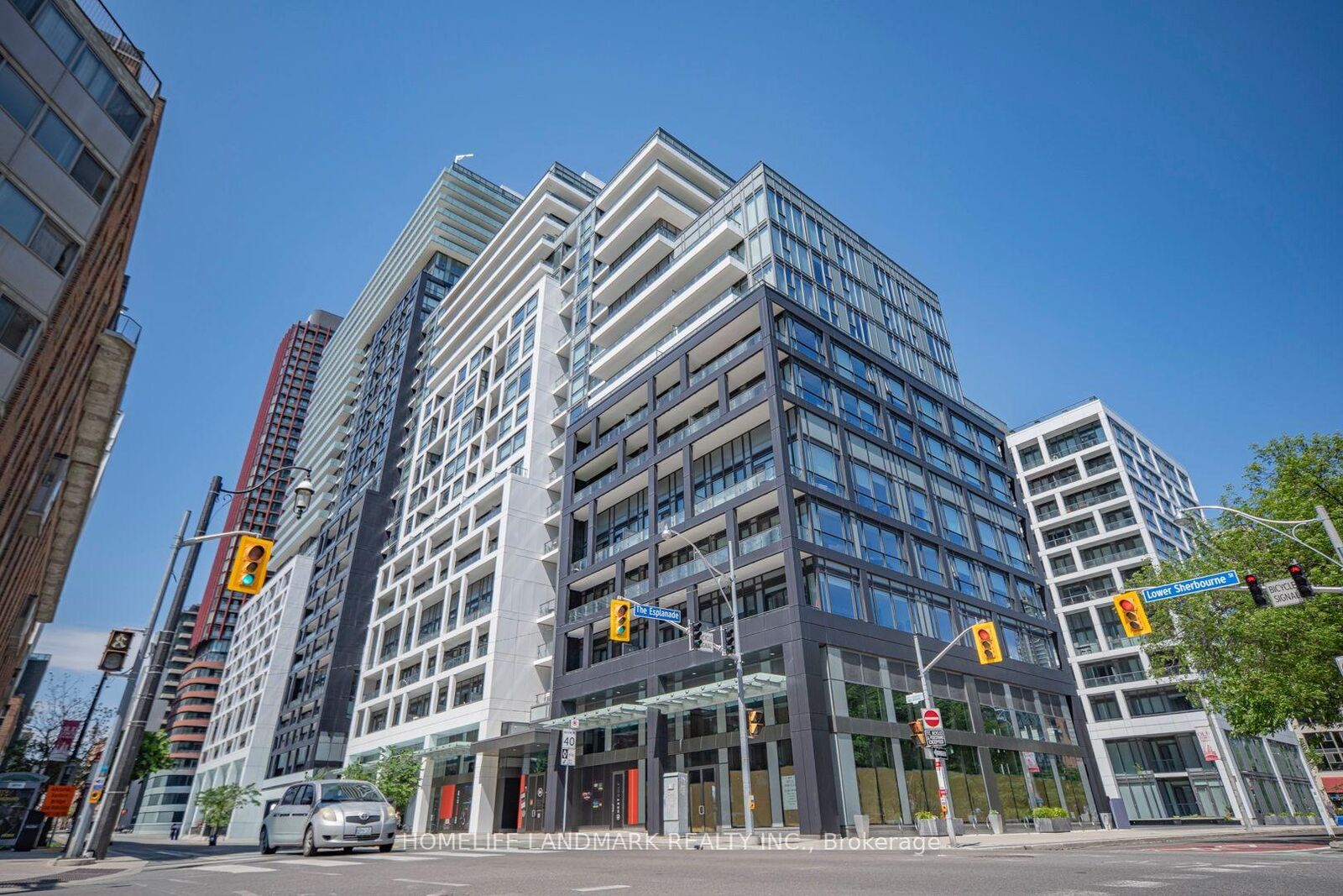 Property Photo:  121 Lower Sherbourne Street Th-112  ON M5A 0W8 