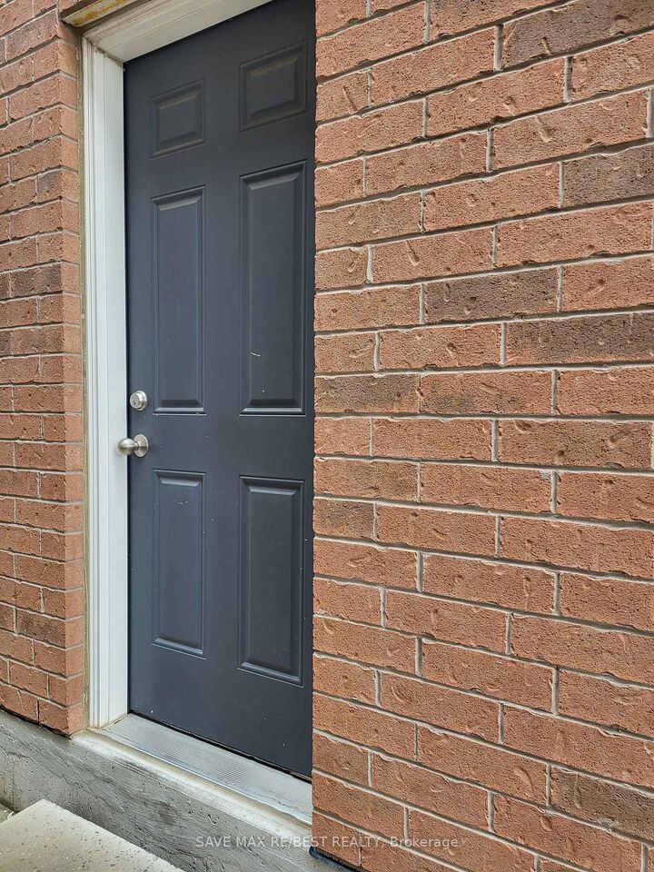 Property Photo:  4 Singletree Road Bsmt  ON L6P 0W4 